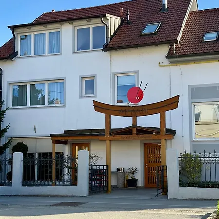 Apartma Z Dvema Spalnicama In Balkonom Marburgo