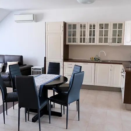 Appartamento Apartma Z Dvema Spalnicama In Balkonom *