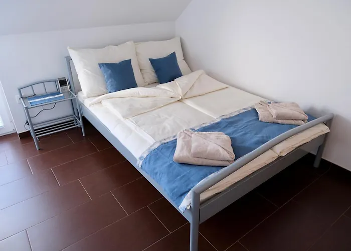 Apartma Z Dvema Spalnicama In Balkonom 아파트 마리보르