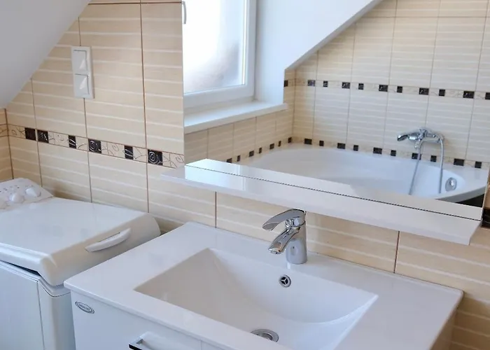 Apartma Z Dvema Spalnicama In Balkonom 마리보르