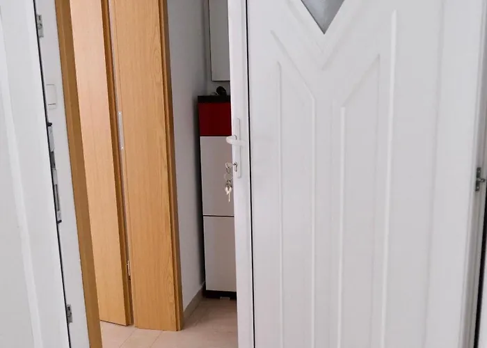 Apartma Z Dvema Spalnicama In Balkonom 아파트